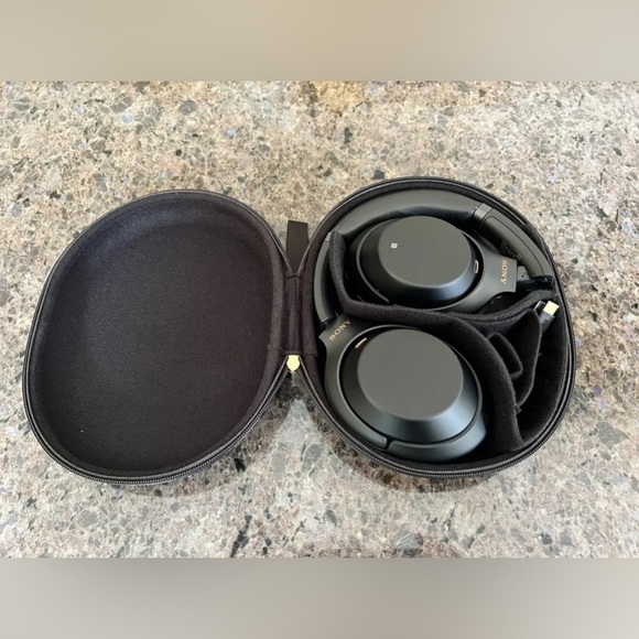 Sony WH-1000XM3 Noise Cancelling Bluetooth Headphones XM3 Like New - Picture 2 of 4